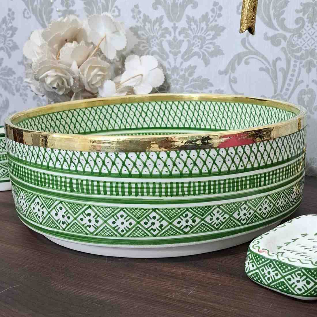 Lavabo marocain avec rebord en laiton - Vasque peints dans la salle de bain 